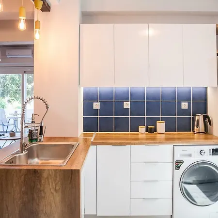 Apartment Secret Loft, 2min Walk From The Beach. High Tech! *