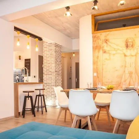 Apartment Secret Loft, 2min Walk From The Beach. High Tech! *