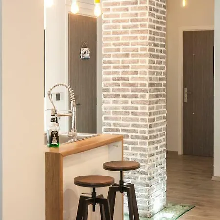 Apartment Secret Loft, 2min Walk From The Beach. High Tech! *