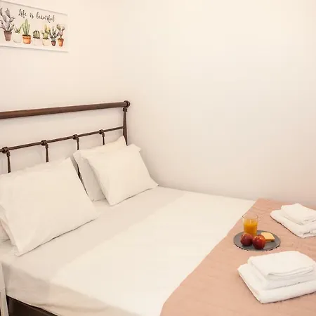 Secret Loft, 2min Walk From The Beach. High Tech! Apartment